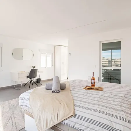 Puerto Banus Sea Views L *