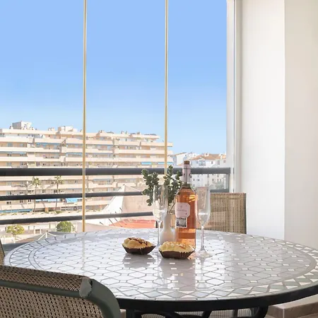Puerto Banus Sea Views L Apartment *